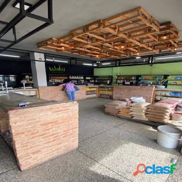 VENTA DE LOCAL COMERCIAL EN AV. ARANZAZU VALENCIA