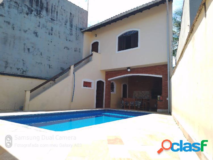 CASA 4 DORMITÓRIOS 1 SUÍTE LADO PRAIA FINANCIAMENTO