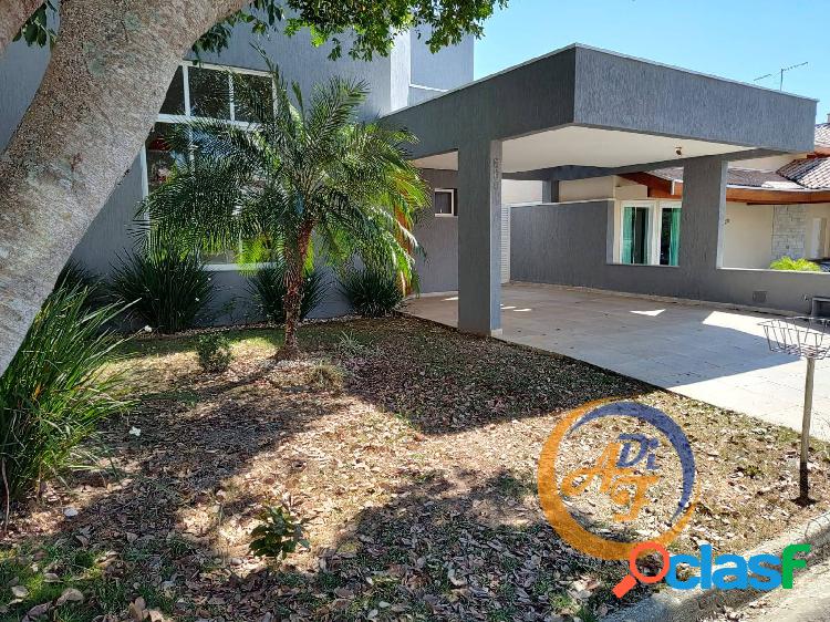 Casa em condomínio com Piscina