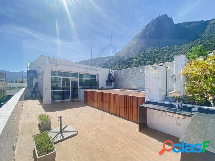 Cobertura duplex reformada com vista panorâmica à venda no