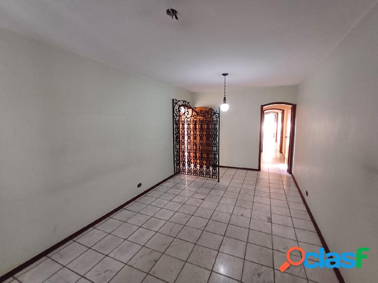 Sobrado à venda, 164 m², 3 quartos, 2 banheiros, 1 suíte