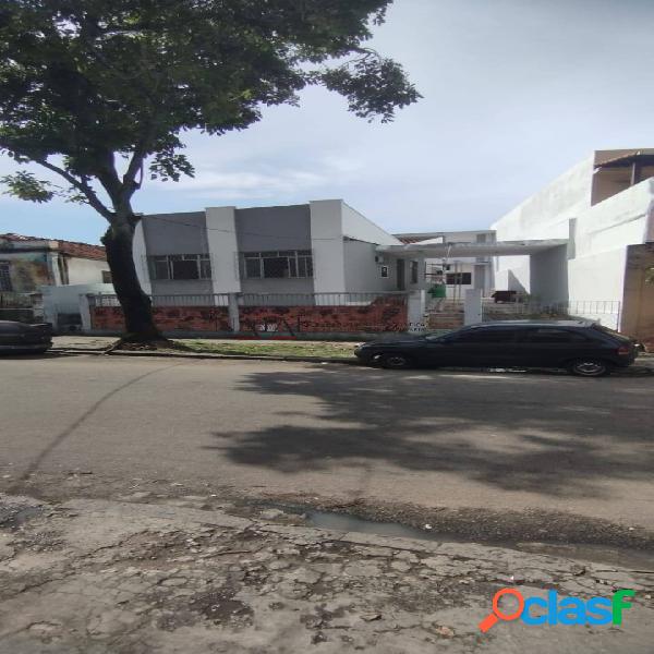 Vendo excelente casa 03 qtos 02 banheiros 01 vaga -