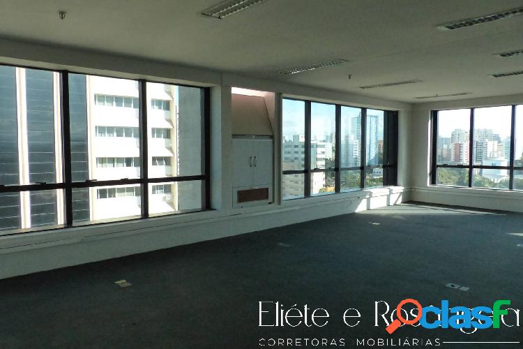 Sala comercial na região central com 193m²