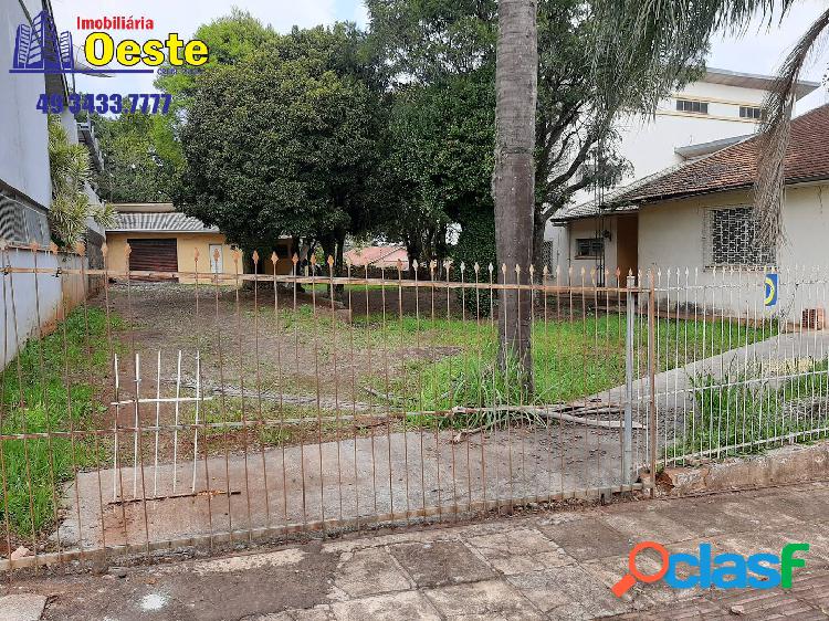 Casa a venda no centro.
