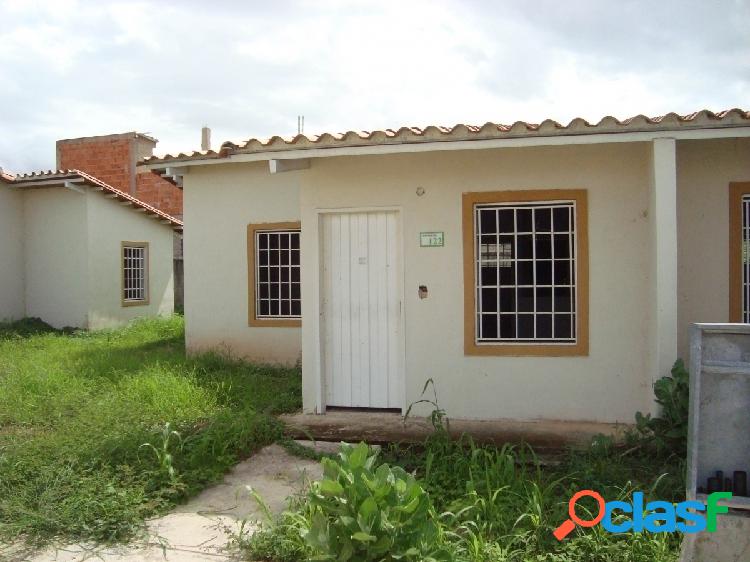 CASA EN VENTA EN BRISAS DEL LAGO GUACARA 180 M2 ETAPA 4