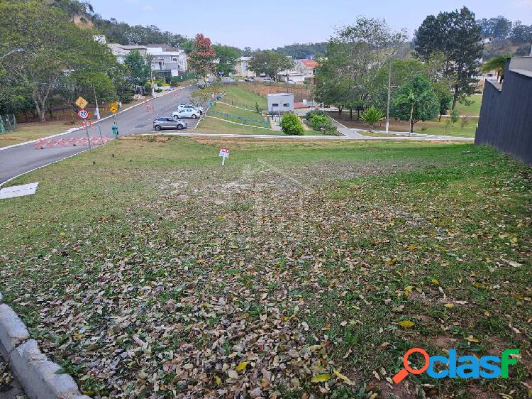 Venha conferir: Belíssimo terreno de esquina à venda no