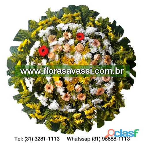 Floricultura Barão de Cocais MG entrega coroa de flores em