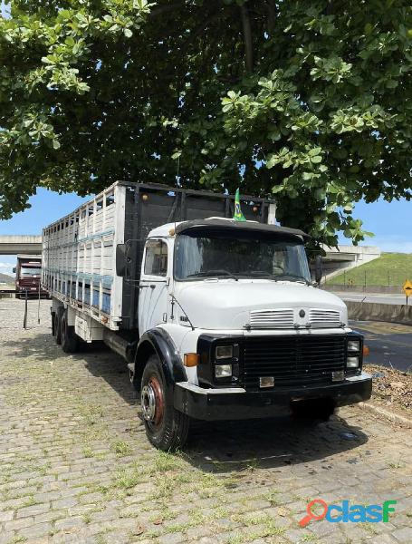 Caminhão Mercedes Benz 1113 Boiadeiro