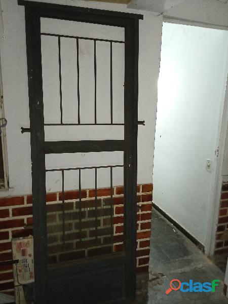 Porta de ferro nova para interores