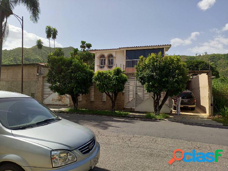 Alquiler de Hermosa Casa ubicada en La Viña