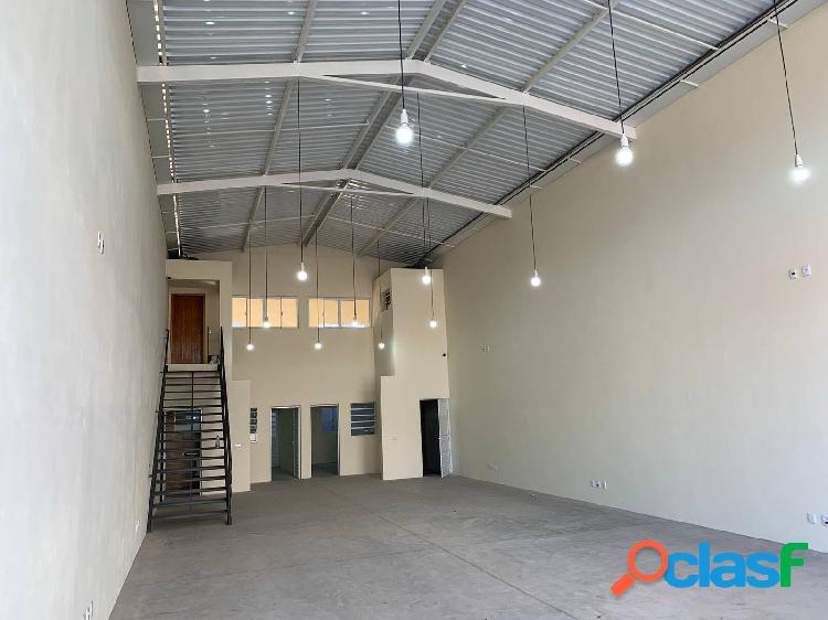 Aluga-se Galpão de 240m² / Jd. Imperial - Atibaia-SP