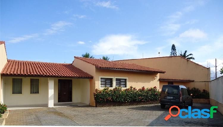 CASA COM 4 TERRENOS
