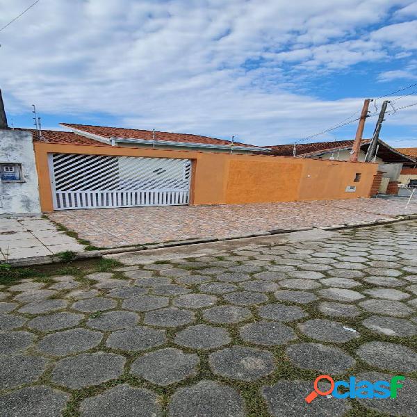 CASA TÉRREA 3 SUÍTES E PISCINA COM CASCATA