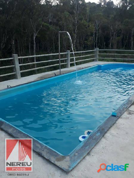 CHÁCARA COM PISCINA E LAGO