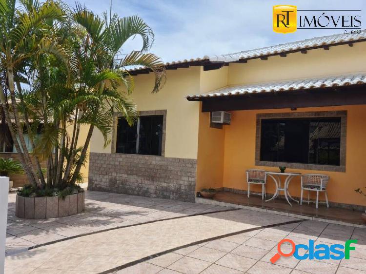Casa Linear com 3 Quartos a Venda em Condomínio -