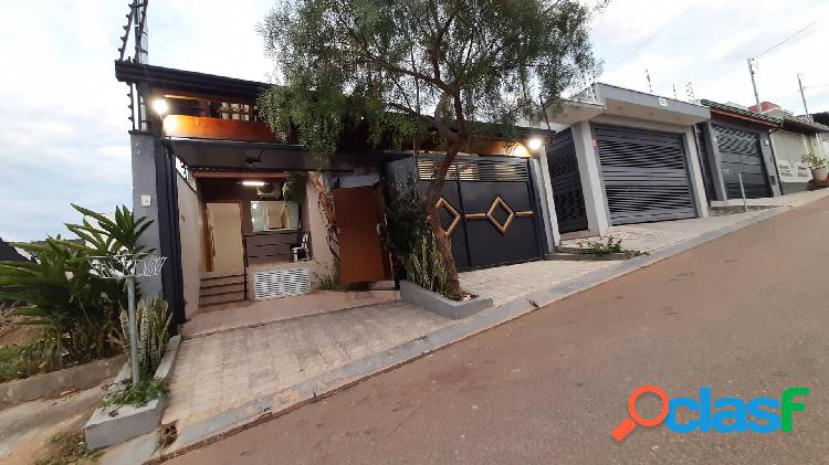 Casa c/ espaço de atendimento no Quinta dos Vinhedos