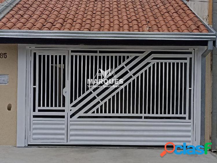 Casa com 2 dorms, sendo 1 suíte, 125m², à venda em