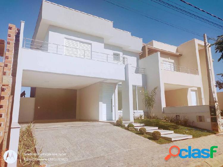 Casa com 3 Quartos e 5 banheiros à Venda, 250 m² por R$