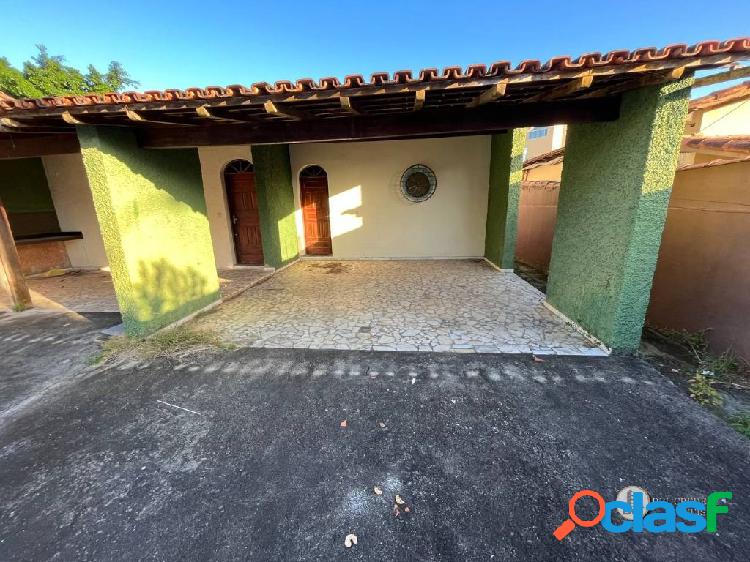 Casa com 3 Quartos sendo 1 suíte à venda, 191 m² por R$