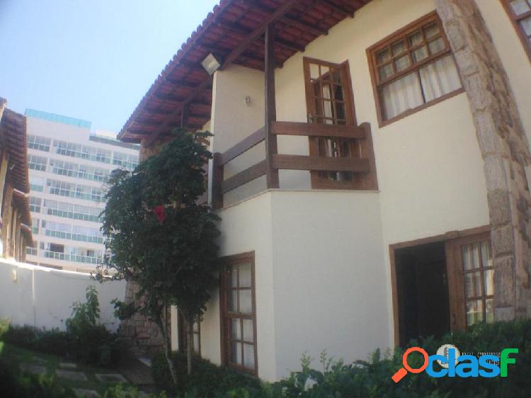 Casa com 5 dormitórios à venda, 168 m² por R$ 785.000,00