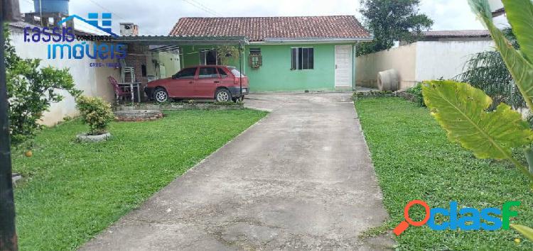 Casa com dois quartos no Bairro São Dimas em Colombo