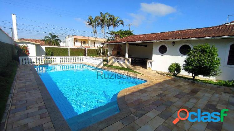 Casa com piscina em Itanhaém a 250m do mar - 646m² total