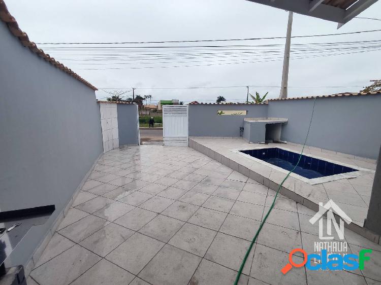 Casa com piscina, por R$ 350.000 no bairro Tupy -