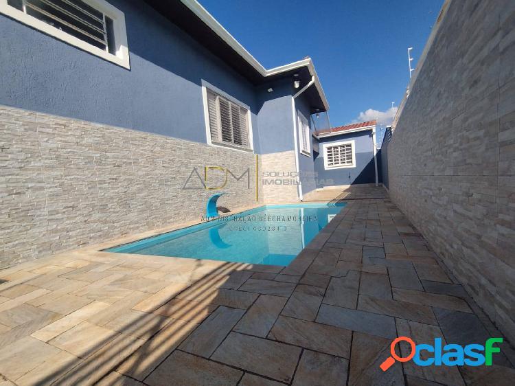 Casa com piscina á venda na Cohab I em Botucatu-SP