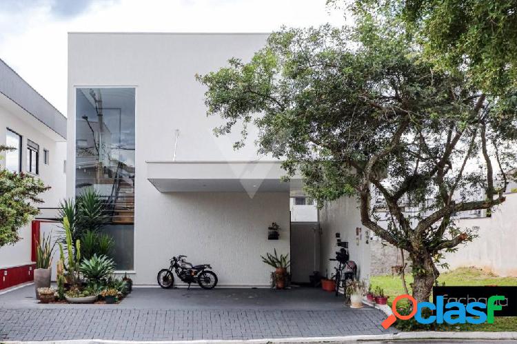 Casa de condomínio com 3 quartos, 250m², à venda em São