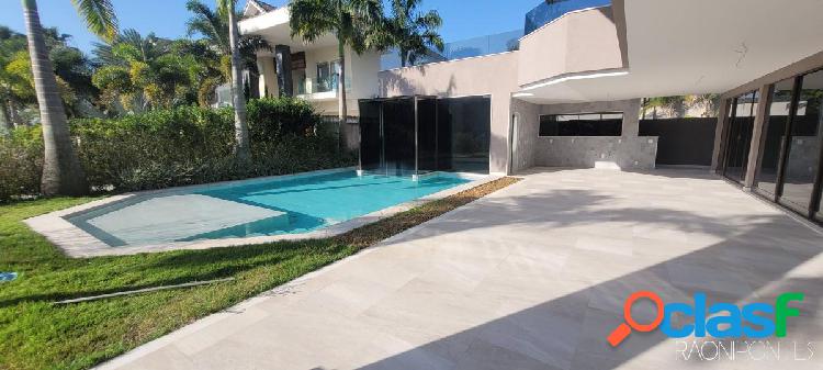 Casa de condomínio com 4 quartos, 1400m², à venda em Rio