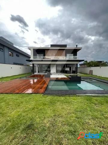 Casa de condomínio com 4 quartos, 460m², à venda em São