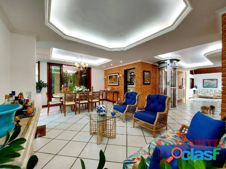 Casa no módulo 18 próximo a praia e ao shopping da Riviera