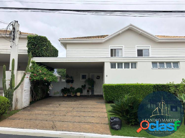 Casa à venda com 3 Quartos em Santana de Parnaíba - SP