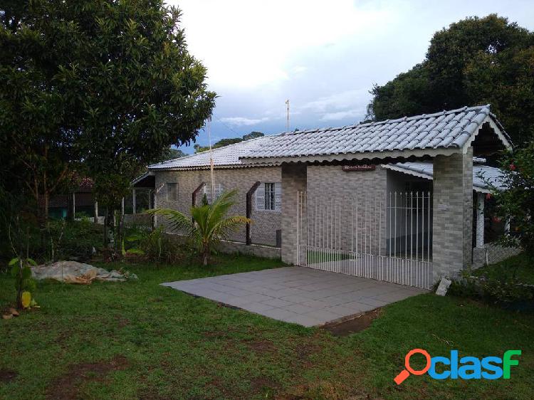 Chácara com 3 dormitórios à venda, 1100 m² por R$