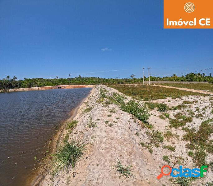 Condomínio com terrenos e um belo lago Artificial na Praia