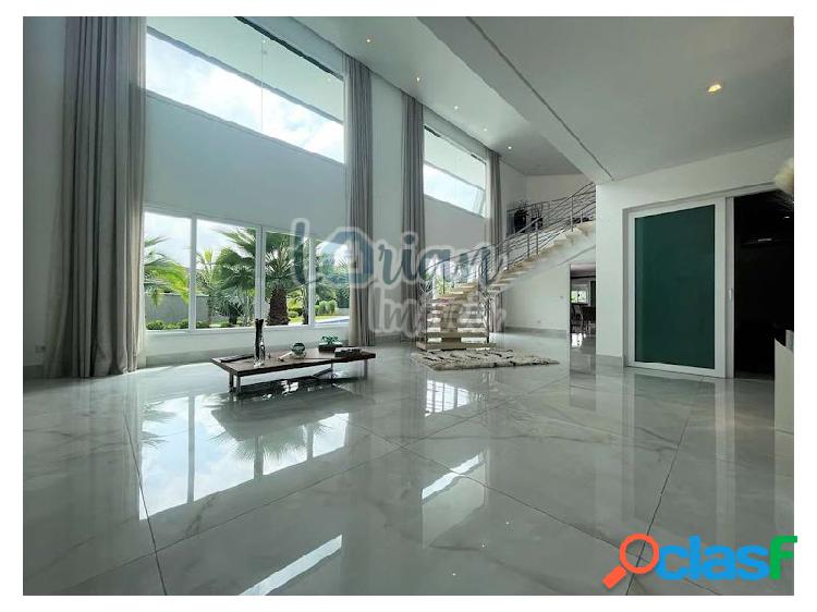 EXCELENTE CASA 883 M²| SENDO 4 SUITE| 6 VAGAS DE GARAGEM