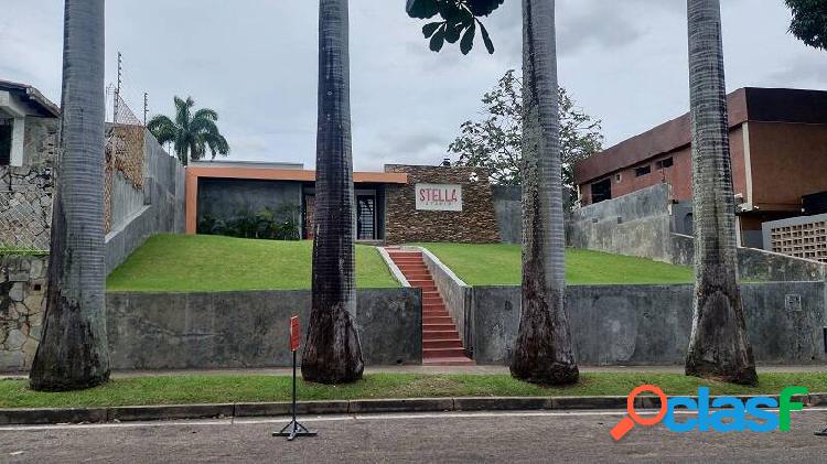 En Venta Casa Comercial Urb. La Viña