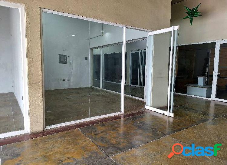 En Venta Local Comercial en Naguanagua Av. Bolivar