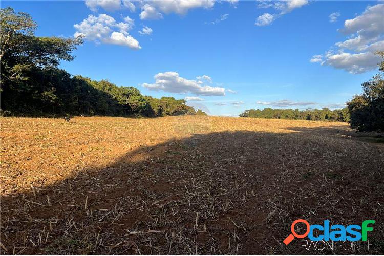 Fazenda á venda de 70,89ha, no município de Perdizes -