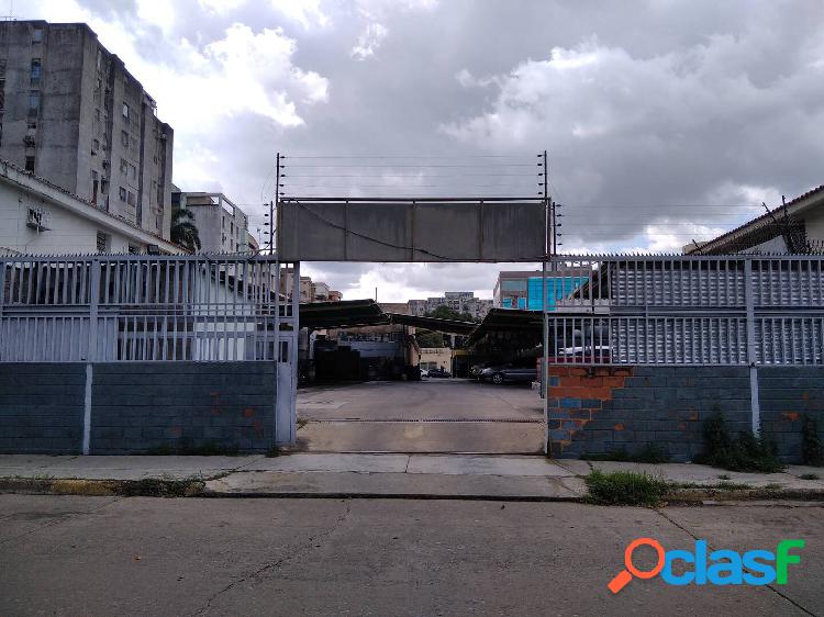 GALPON EN ALQUILER ABIERTO UBICADO EN TERRENO COMERCIAL