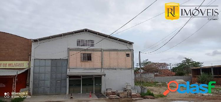 Galpão com 425m² para locação em Araruama/RJ