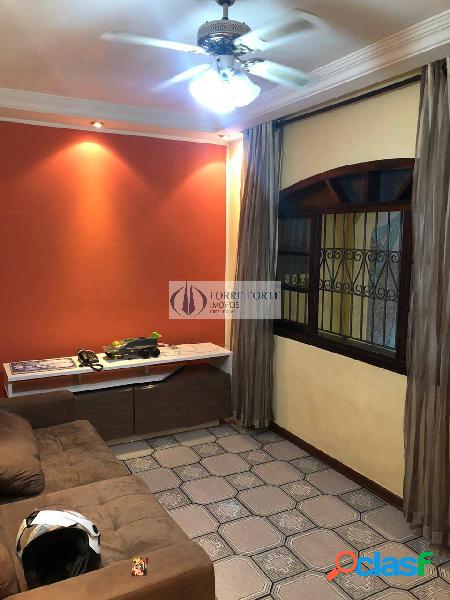 Lindo sobrado 2 dormitórios 1 suíte com 2 vagas na Vila