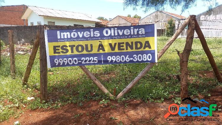 Lote de esquina no Bairro Universitário por R$320.000,00