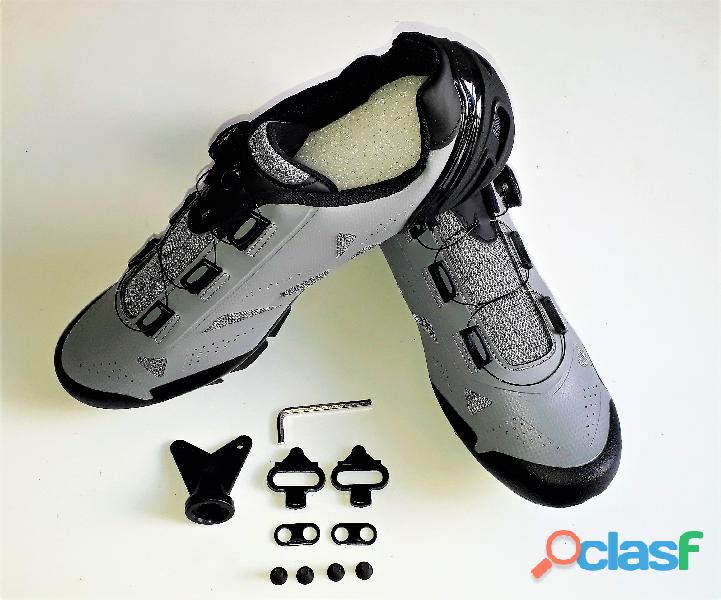 Sapatilhas para MTB com Cleats Importada.