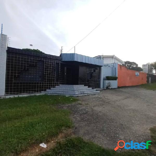 Se Vende casa de esquina en zona de Alto trafico en Los