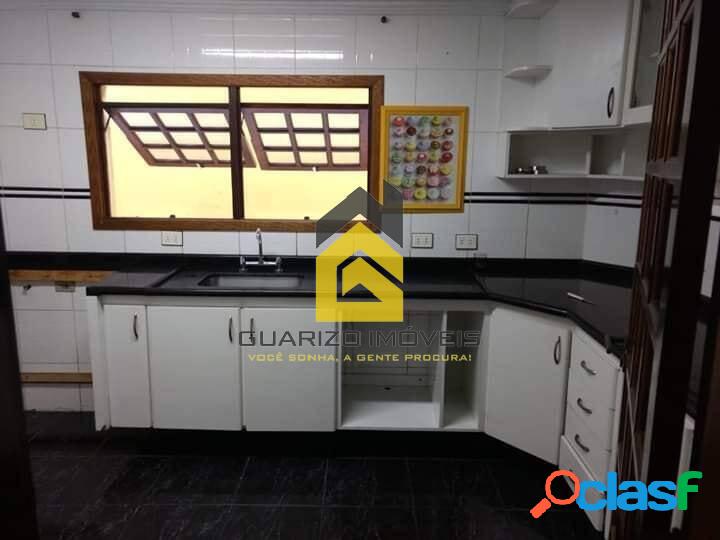 Sobrado com 3 dormitórios à venda, 146 m² por R$ 790.000