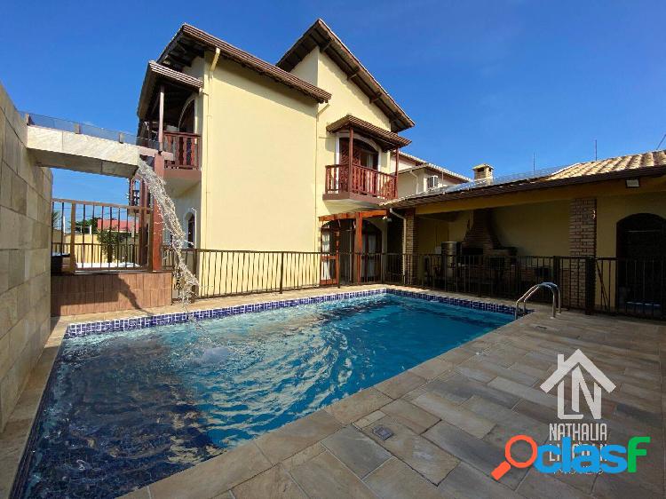 Sobrado com 4 dormitórios e piscina à venda por R$