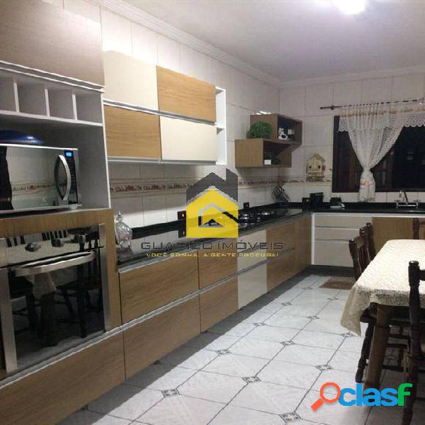 Sobrado com 4 dormitórios à venda, 230 m² por R$