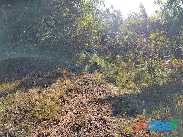 Terreno rural com 4.800 m² e riacho no bairro Águas Negras