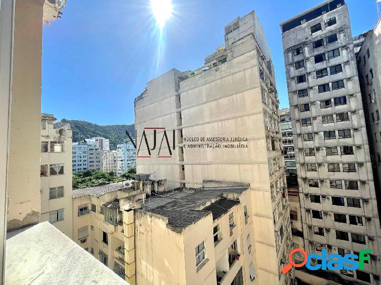Vendo ótimo 02 qtos, 70m com dependência-Quadra da praia